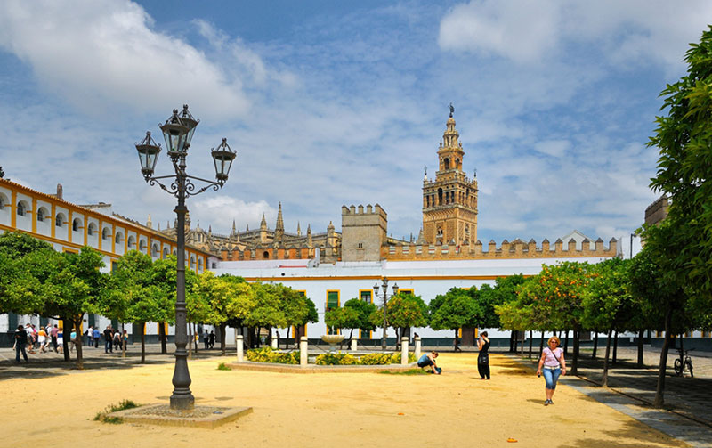 patio de banderas santa cruz