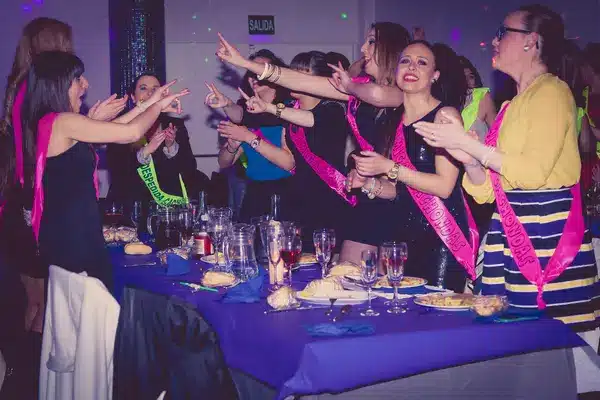 cena despedida soltera